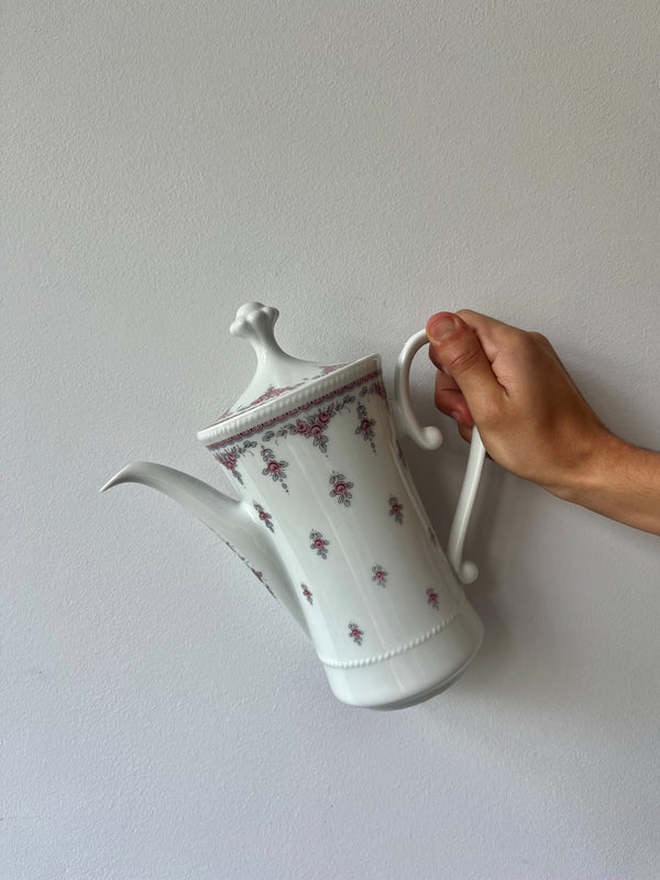 Vintage Teekanne mit Blumenmuster in Weiß und Rosa – Porzellan-Sammelgeschirr