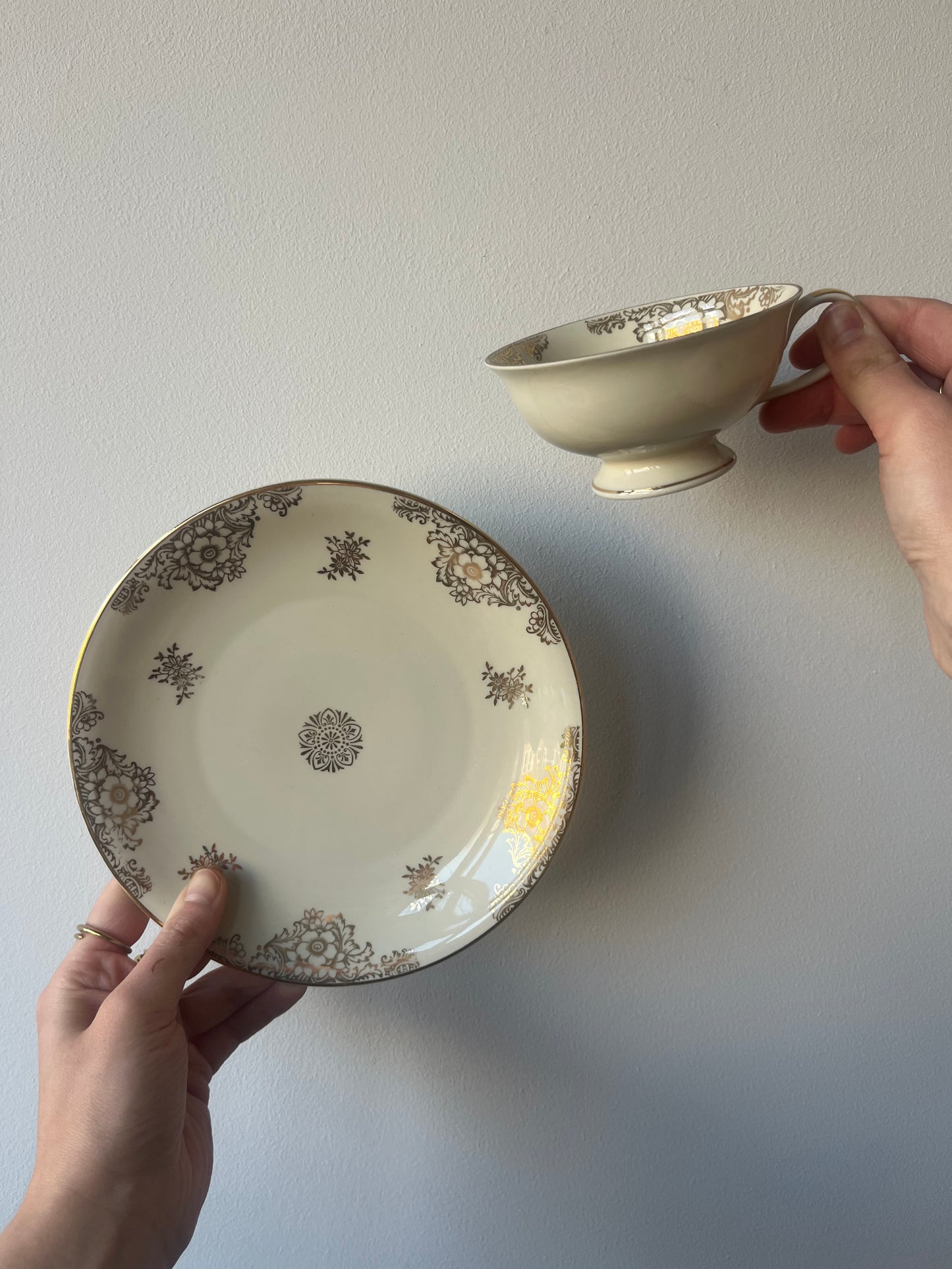 Vintage Tableware Gold